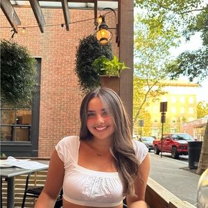 Meet your Posher, Olivia